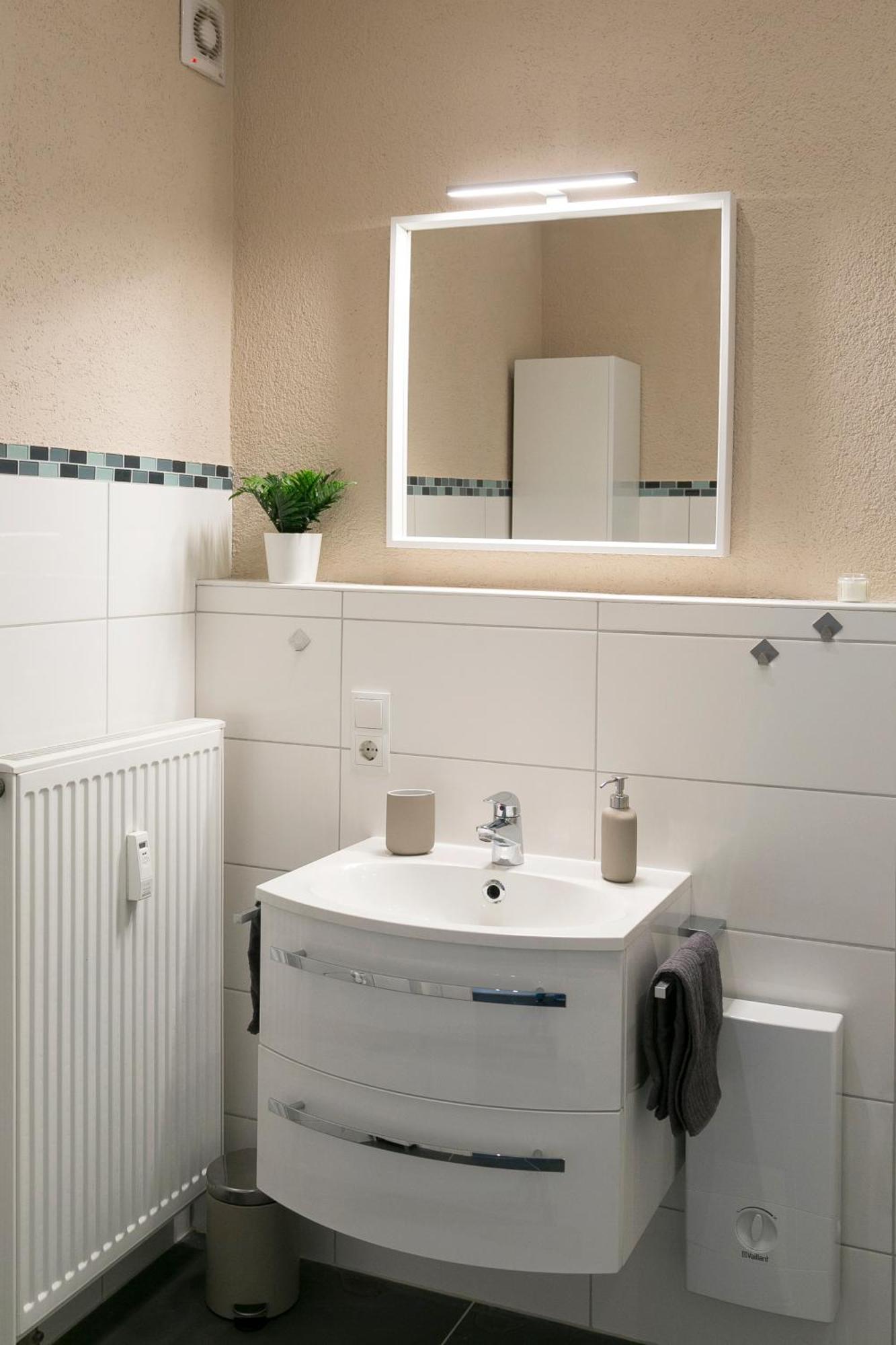 I Innenstadt I King-Size-Bett I Mayen Ngoại thất bức ảnh